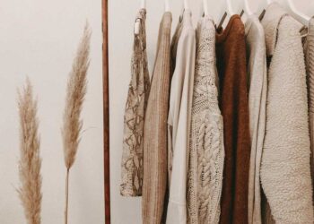 Mastering the Art of Minimalism How to Build a Versatile Capsule Wardrobe for Every Season