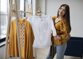 become-a-fashion-pro-learn-these-3-easy-diy-tricks-to-upgrade-your-outfits