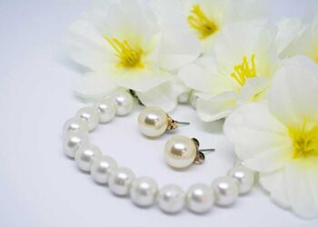 Elevate Your Style 3 Creative Ways to Wear Pearl Accessories