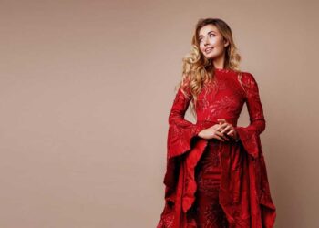 get-inspired-by-the-fashion-forward-looks-at-the-2023-bafta-awards-a-closer-look-at-the-red-carpet-trends