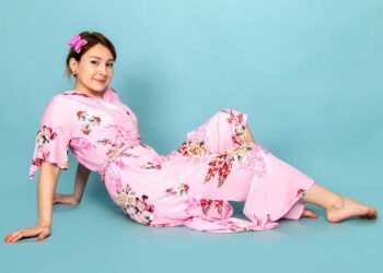 master-the-art-of-effortless-style-three-ways-to-rock-a-kimono