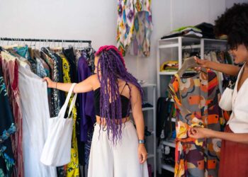 the-thrift-revolution-embrace-sustainable-fashion-and-economic-savings-through-thrifting