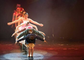 the-virtual-met-gala-a-glamorous-night-unveiled-in-the-digital-realm