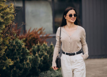 accessorize-in-style-how-statement-belts-are-dominating-the-red-carpet