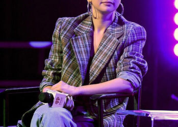 Selena Gomez’s Fashion Evolution Unveiling Her Trendsetting Style