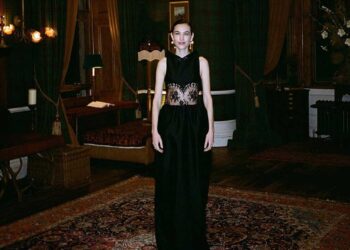 step-into-alexa-chungs-shoes-elevate-your-style-with-these-five-essential-wardrobe-staples