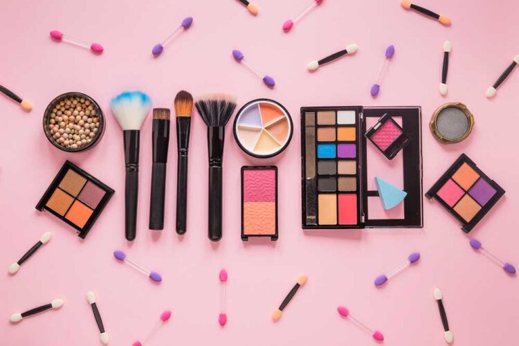 step-into-the-past-experience-nostalgia-with-colourpops-lizzie-mcguire-makeup-line
