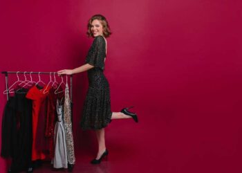 master-hailey-biebers-effortless-fashion-with-these-5-must-have-wardrobe-staples