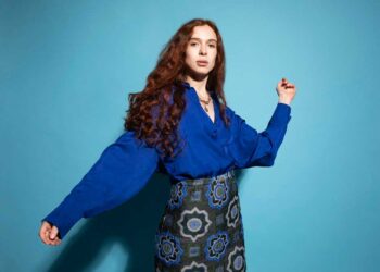 the-rise-of-statement-sleeves-a-red-carpet-trend-unveiled-by-celebrities