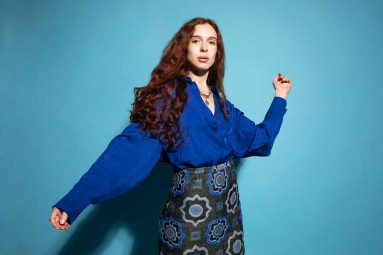 the-rise-of-statement-sleeves-a-red-carpet-trend-unveiled-by-celebrities