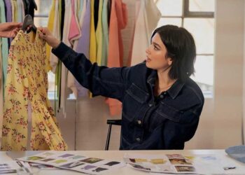 dua-lipa-collaborates-with-pepe-jeans-to-unveil-a-nostalgic-90s-capsule-collection