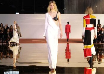 leading-the-sustainable-fashion-movement-gabriela-hearsts-eco-friendly-runway-show