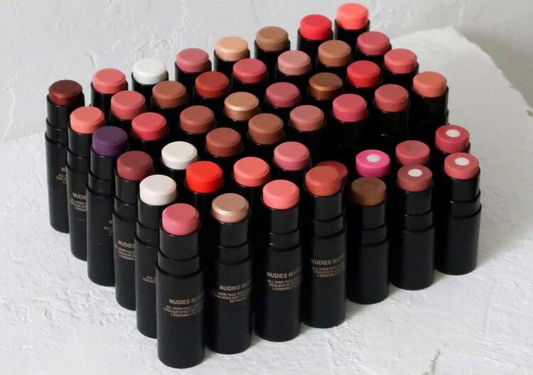 discover-the-beauty-of-hilary-duffs-new-makeup-collection-with-nudestix