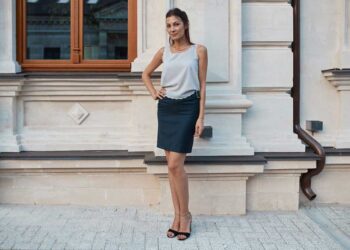 the-ultimate-guide-to-rocking-a-slip-skirt-mastering-in-4-way
