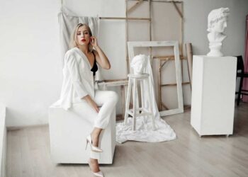 why-white-jeans-are-a-must-have-addition-to-your-spring-wardrobev