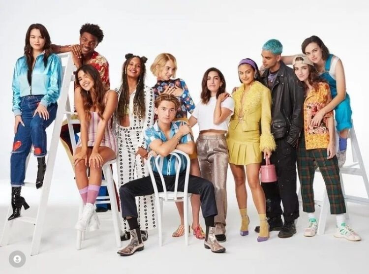 from-clueless-to-cruel-intentions-unveiling-the-allure-of-do-revenge-costumes-in-90s-teen-movies