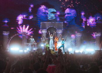 unforgettable-fashion-moments-coachella-week-one-takes-the-spotlight