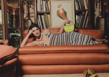 unveiling-the-street-style-sensation-stauds-bag-takes-the-fashion-world-by-storm