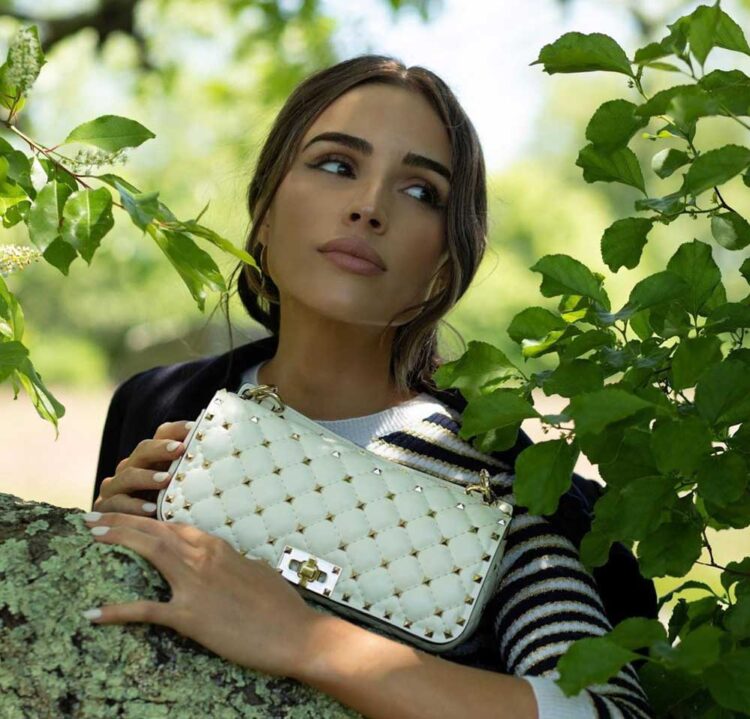 olivia-culpos-fashion-triumph-at-paris-fashion-week-a-masterclass-in-style-and-elegance