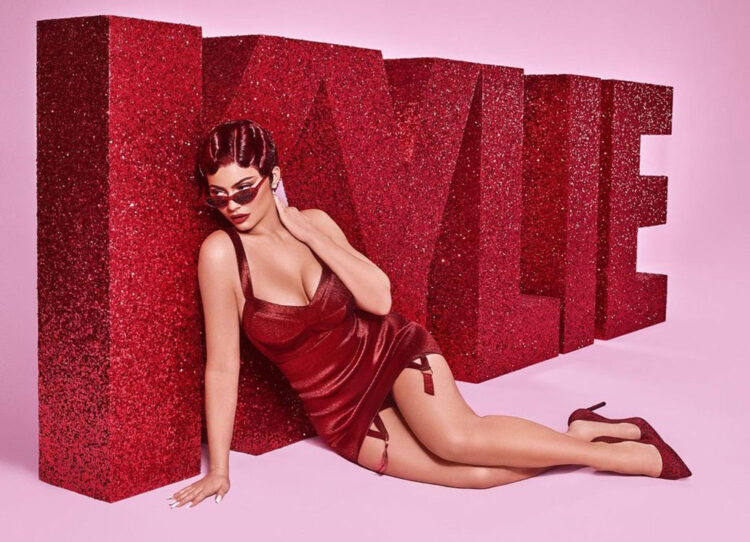 get-glamorous-this-holiday-season-with-kylie-cosmetics-exclusive-makeup-collection