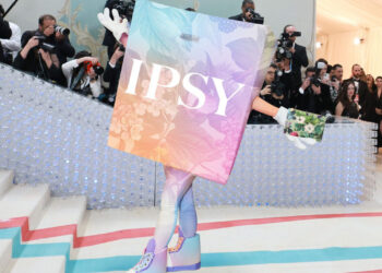 unleash-your-nostalgic-side-with-ipsys-tetris-makeup-collection