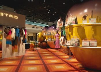 unveiling-the-glamour-etros-captivating-red-carpet-looks-that-will-steal-your-heart