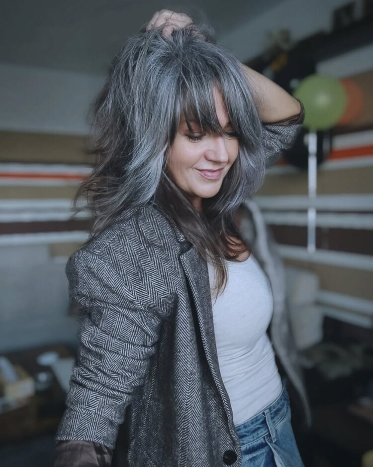 embracing-elegance-the-everlasting-popularity-of-the-gray-hair-trend