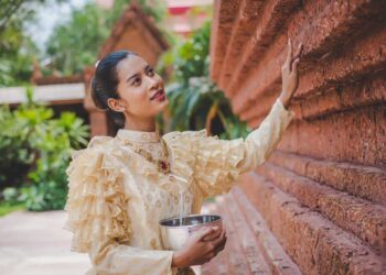 spring-style-guide-why-sheer-blouses-are-your-new-must-have